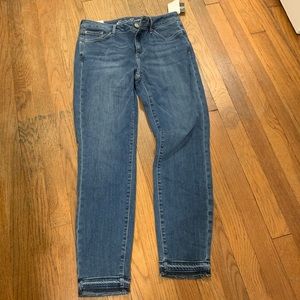 NWT Eddie Bauer slightly curvy skinny jeans
